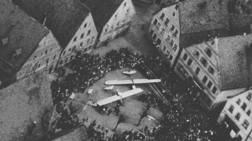 Segelflugzeuge auf Rother Marktplatz: Auch das hat es in der Vergangenheit mal gegeben. 
