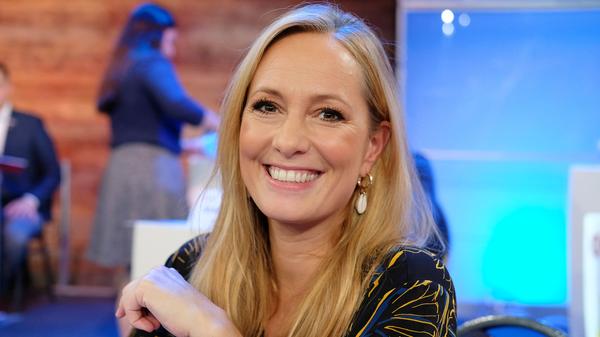 Die Finger-Erben Schwestern stammen ursprünglich aus dem mittelfränkischen Rednitzhembach. Angela Finger-Erben ist eine erfolgreiche Moderatorin bei RTL. Unter anderem moderierte sie "Punkt 12" und "Exclusiv - das Starmagazin".