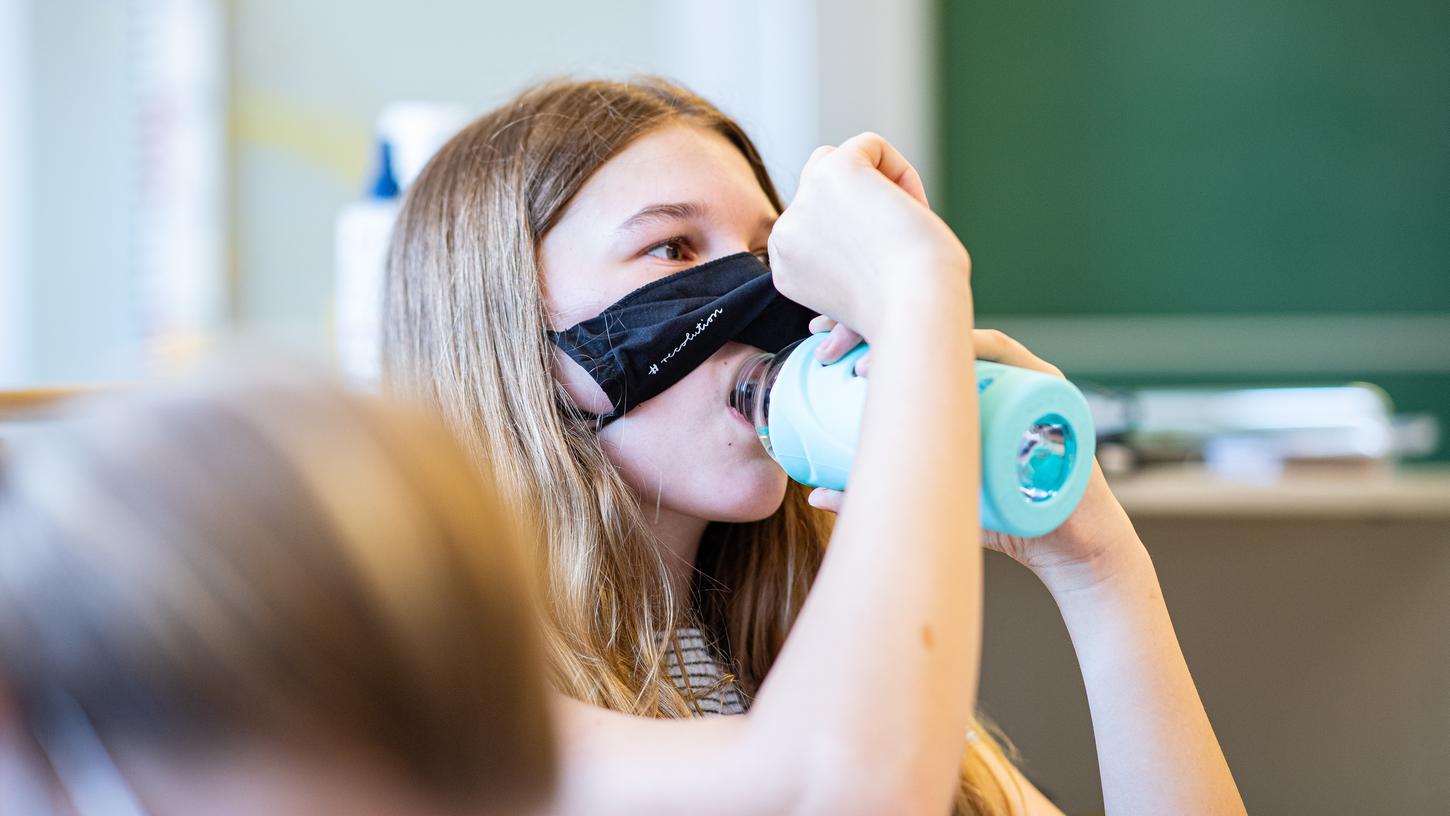 Auch an den Schulen in Fürth und im Landkreis herrscht Maskenpflicht. Für die Grundschulen im Landkreis gibt es nun eine Ausnahmeregelung. Unser Foto ist ein Symbolbild.