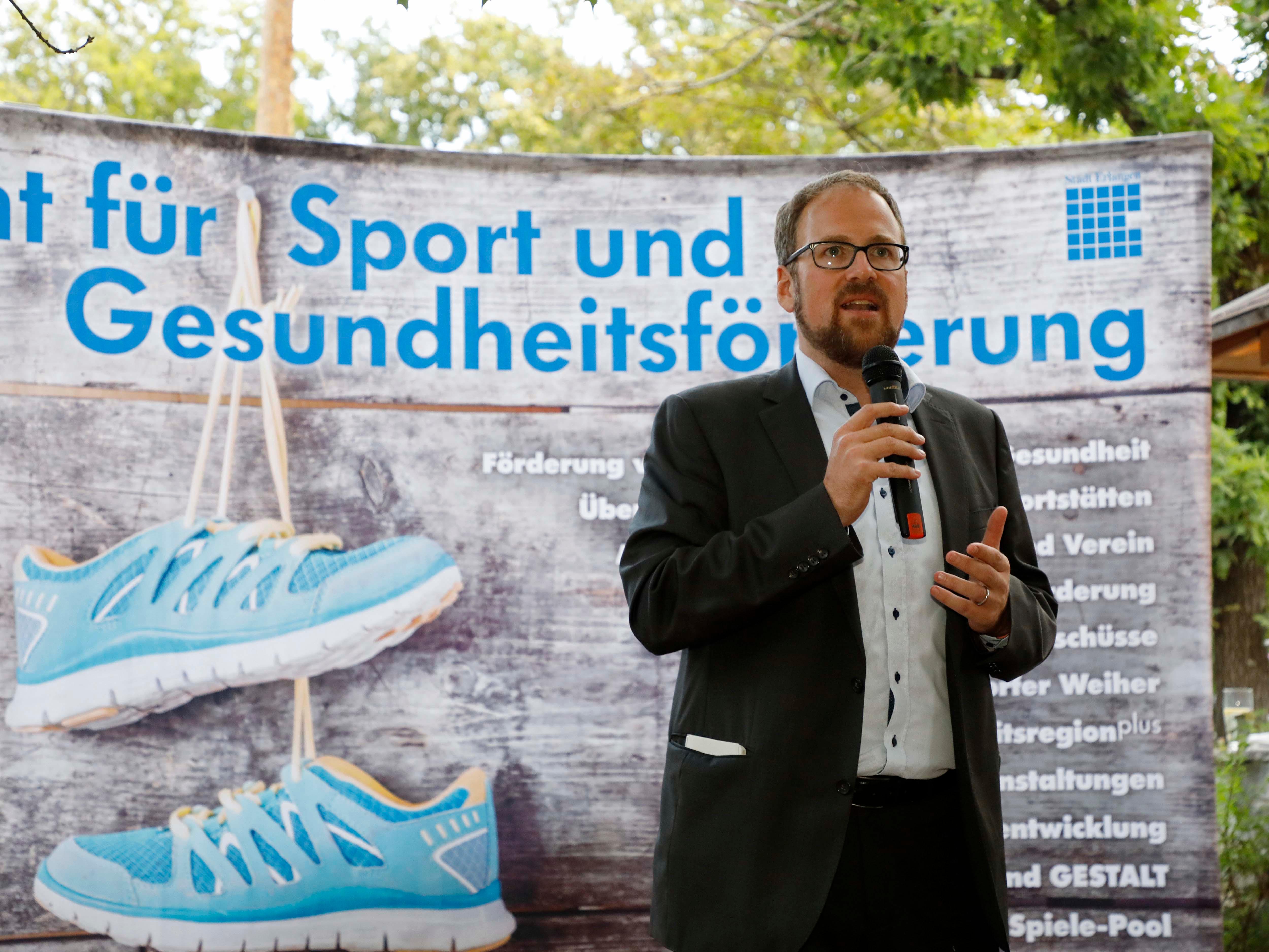 Erlangens Oberbürgermeister Florian Janik lobte vor allem das Engagement der Ehrenamtlichen aus den Sportvereinen - diese hätten in der Corona-Zeit ganze Arbeit geleistet.