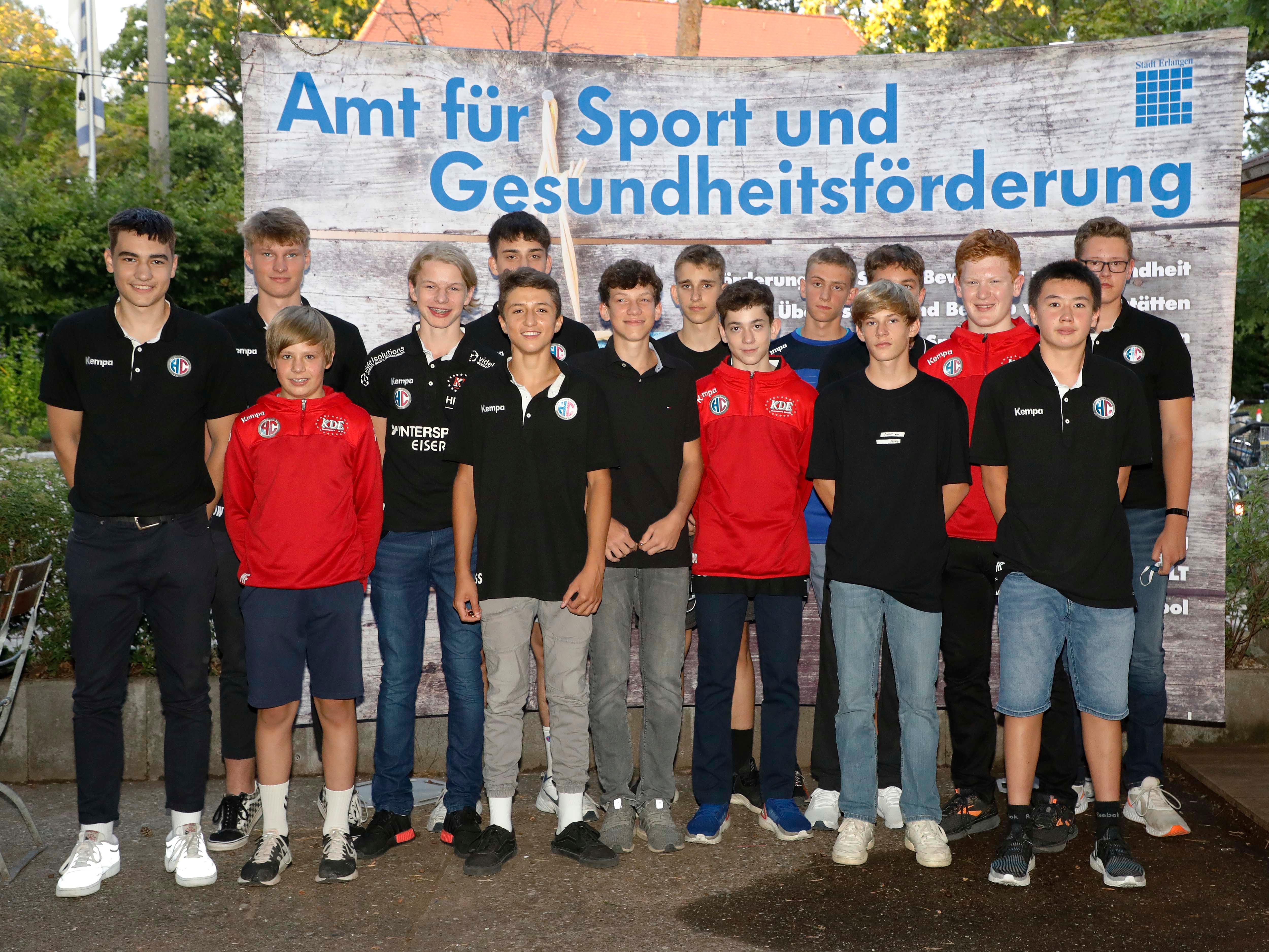 Vom HC Erlangen wurden drei Mannschaften ausgezeichnet, weil sie sich den Bayerischen Meistertitel geholt hatten. Den Anfang machte die C-Jugend.