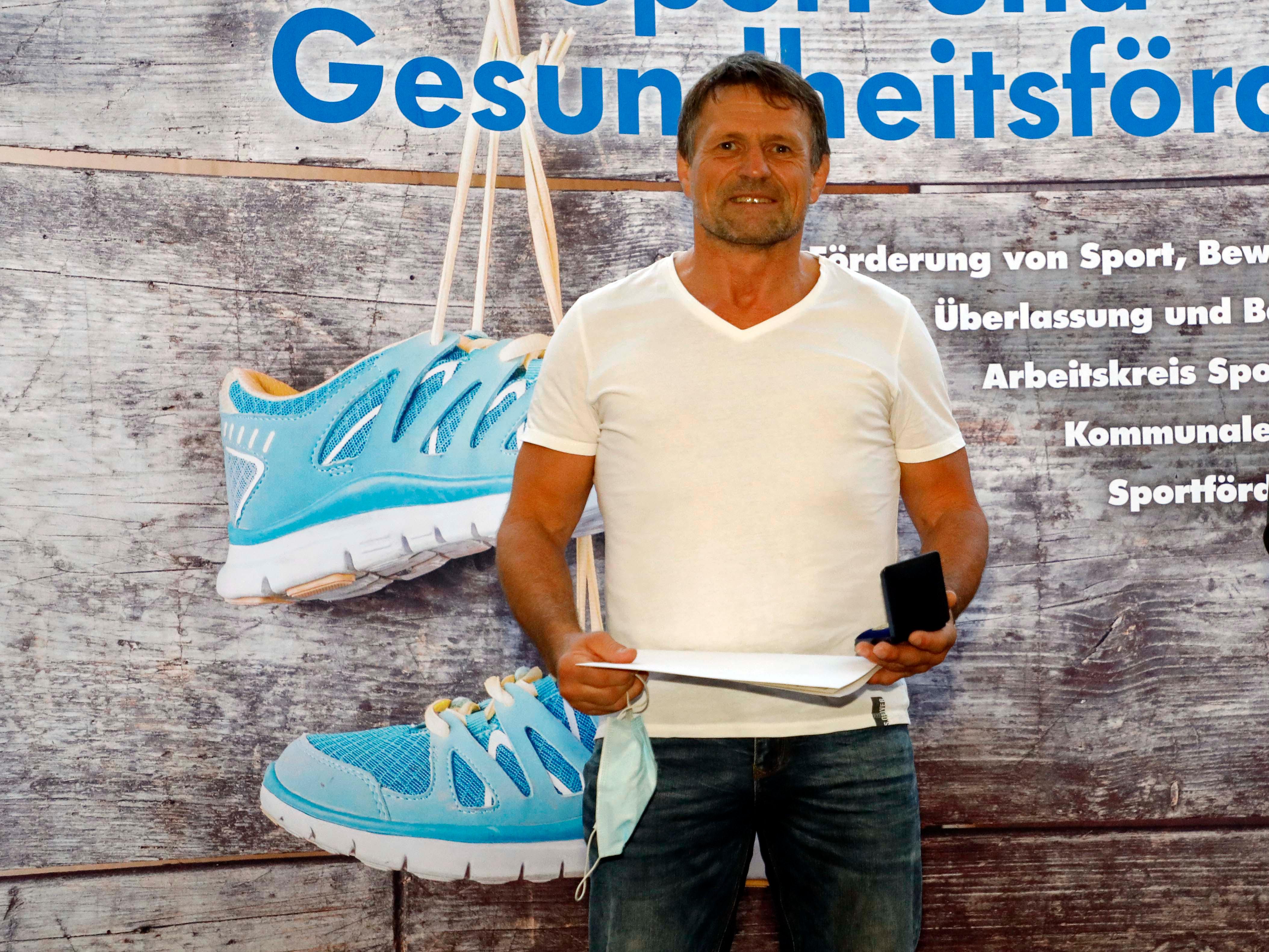 Oliver Küpper vom TV 48 Erlangen hat bei den Senioren-Weltmeisterschaften der Judoka Bronze gewonnen. 