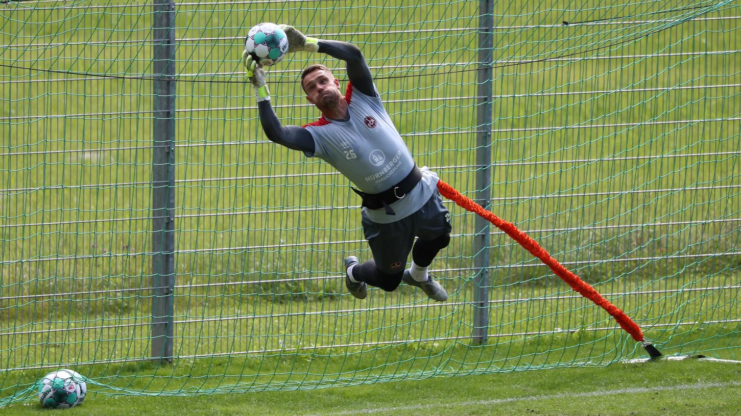 Christian Mathenia ist auch kommende Saison Nummer 1 im Nürnberger Tor.