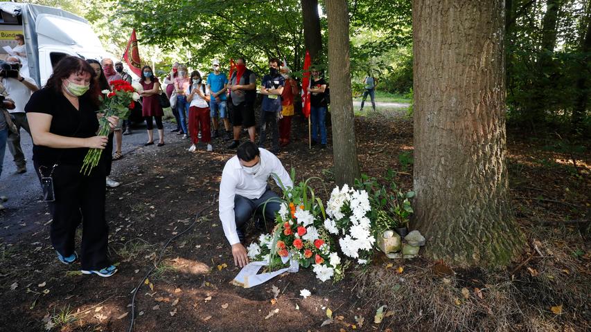 20 Jahre nach dem Mord: Hunderte gedenken Enver Simsek in Nürnberg