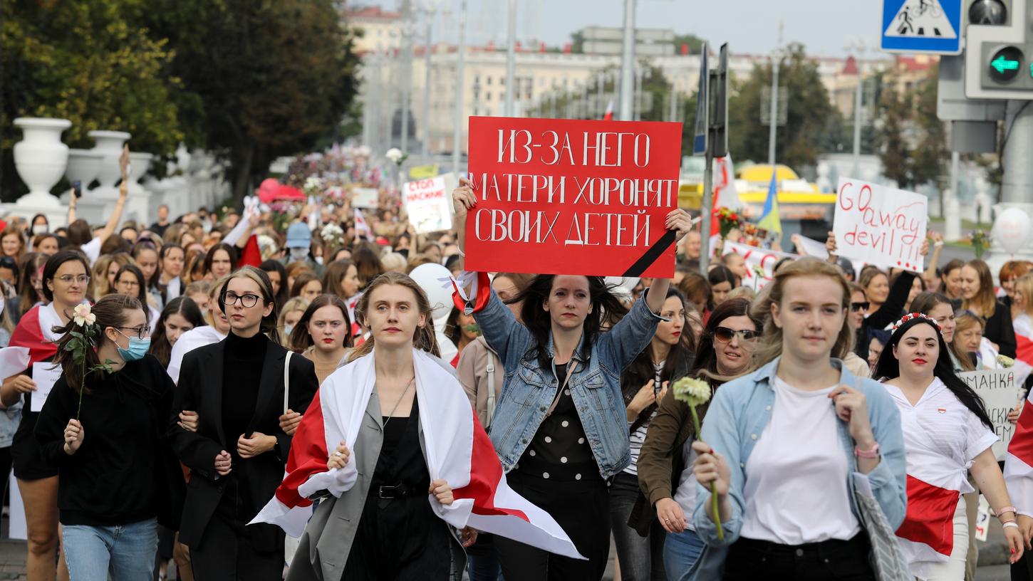 Tausende Frauen haben in Belarus wieder gegen den umstrittenen Staatschef Lukaschenko demonstriert. Zu dem sogenannten "Marsch der Frauen" hatte die Opposition aufgerufen.