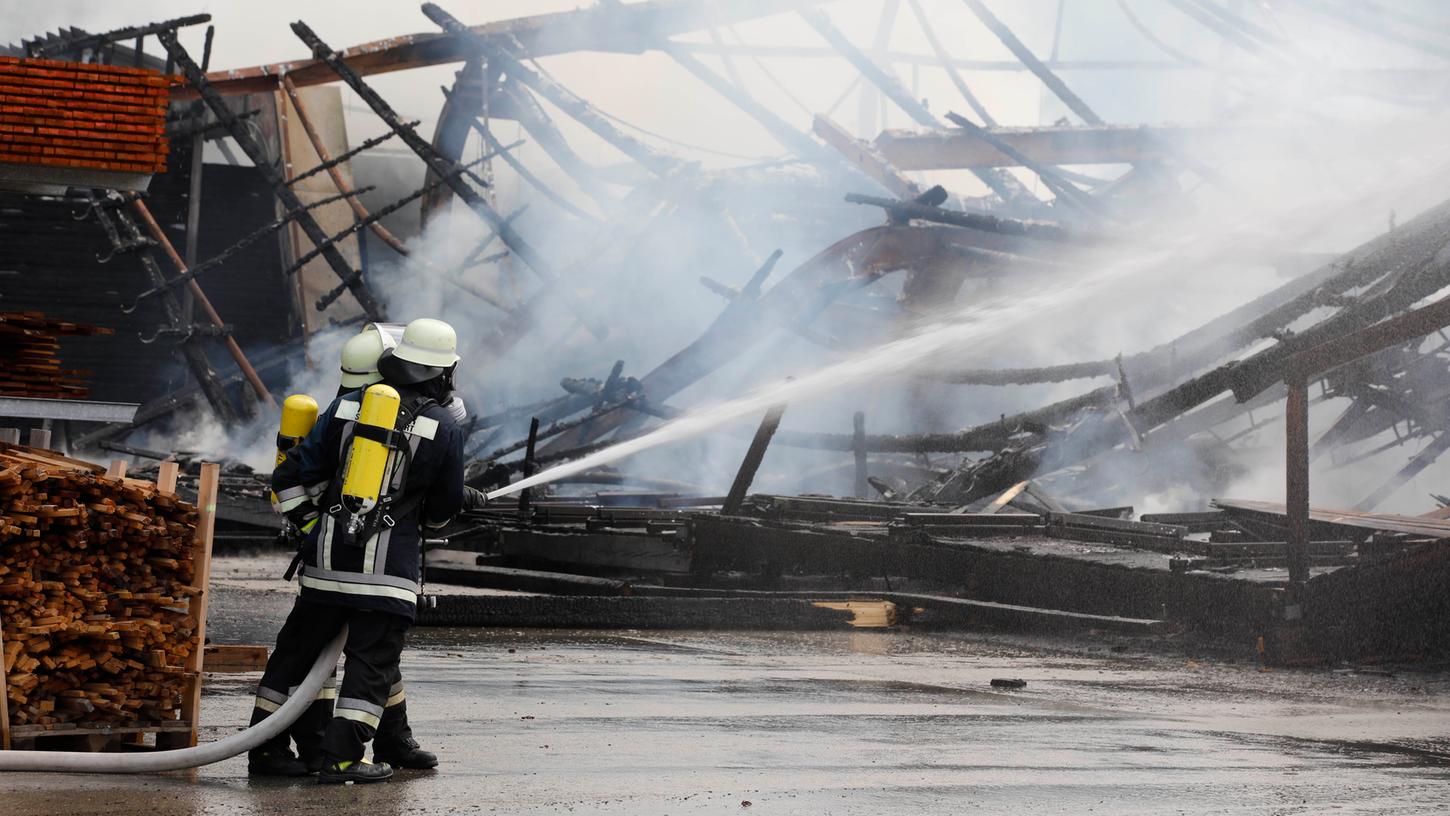  Sägewerk im Landkreis Neumarkt brennt nieder