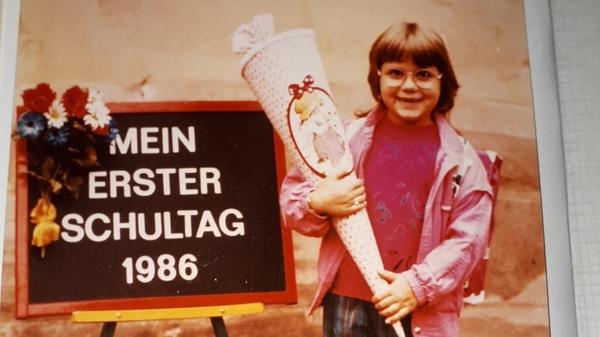 Breites Grinsen und riesige Schultüten: Unsere User haben uns auf Facebook Bilder von ihrem ersten Schultag geschickt.