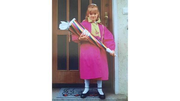 Breites Grinsen und riesige Schultüten: Unsere User haben uns auf Facebook Bilder von ihrem ersten Schultag geschickt.