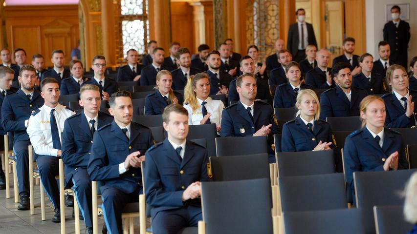100 neue Polizistinnen und Polizisten für Mittelfranken