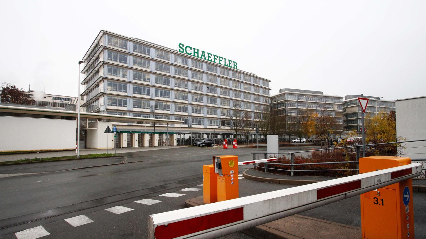 Bei der Firma Schaeffler werden Tausende Stellen abgebaut - auch der Hauptsitz in Herzogenaurach ist betroffen.