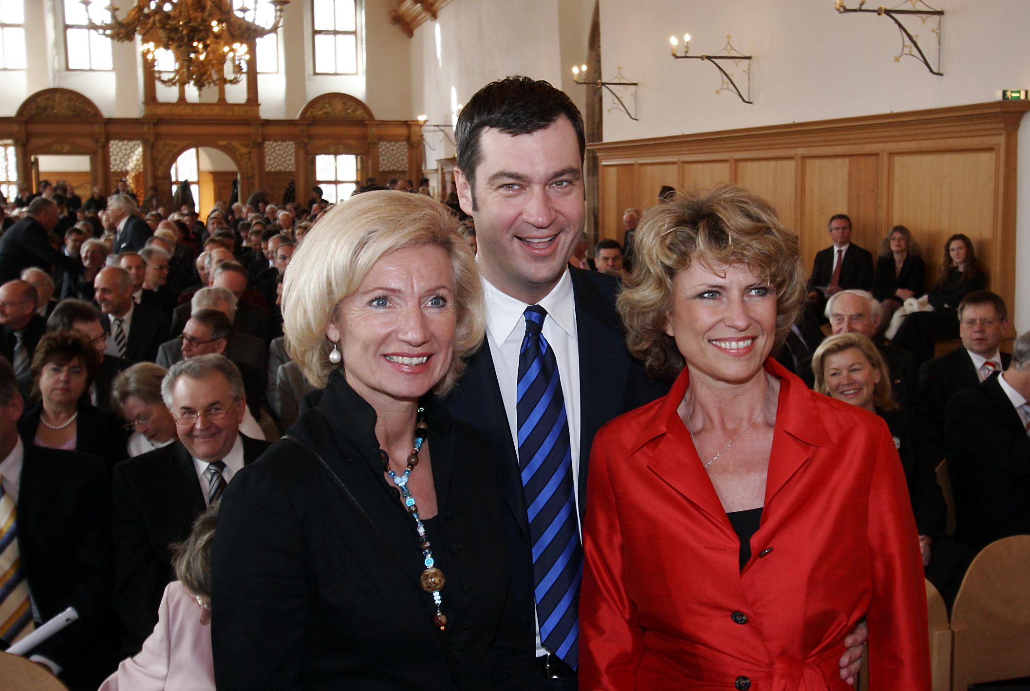 Geballte CSU-Power aus Nürnberg: Beim Empfang zum 60. Parteijubiläum der CSU-Bezirksverbände im Historischen Rathaussaal 2006 lächeln Julia Lehner, Markus Söder und Dagmar Wöhrl (von links) in die Kamera. Lehner ist mittlerweile zweite Bürgermeisterin von Nürnberg, Wöhrl saß von 1994 bis 2017 für die CSU im Bundestag. Söder, damals noch CSU-Generalsekretär, ist mittlerweile Ministerpräsident.