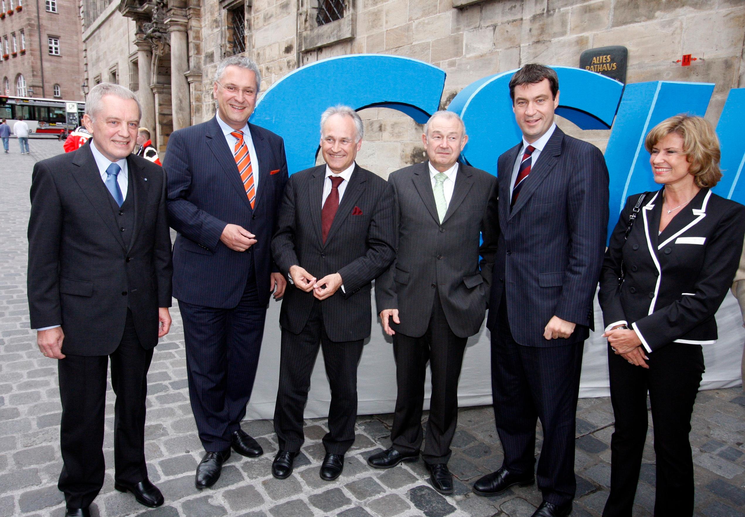  Wenn die CSU das Rathaus stürmt: Hans Peter Schmidt, Joachim Herrmann, Erwin Huber, Günther Beckstein, Markus Söder und Dagmar Wöhrl beim CSU-Empfang 2008.