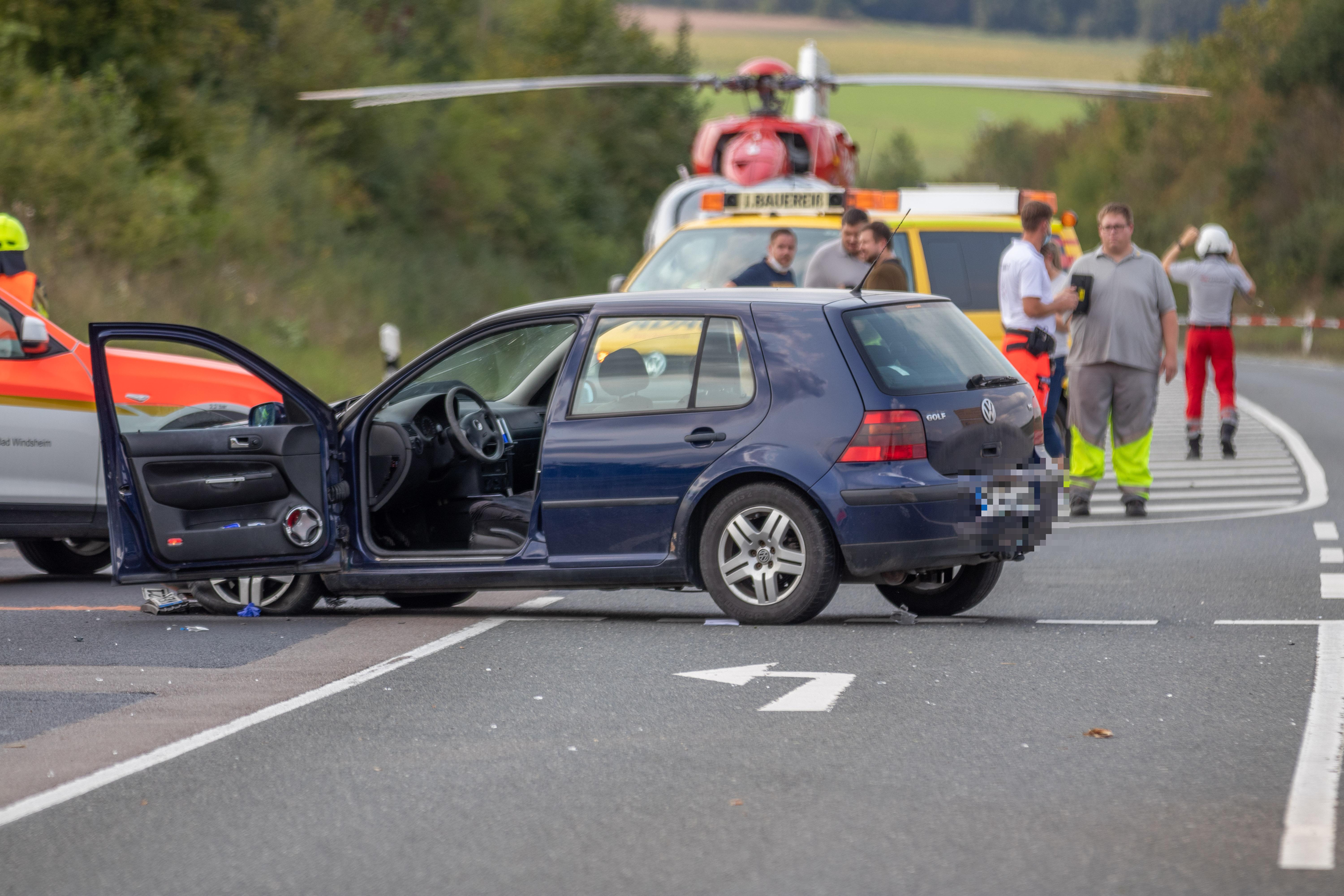 Schwerer Unfall Auf B8: Drei Verletzte Bei Neustadt | Nordbayern