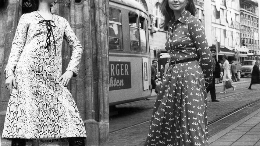 Selten war die Unsicherheit, was in den nächsten Monaten Mode ist, bei der Damenwelt so groß wie jetzt. Der Mini scheint tot, wenn man den Nürnberger Modehäusern glauben darf. Hier geht es zum Kalenderblatt vom 15. September 1970: Verwirrung um Mini, Maxi, Midi.