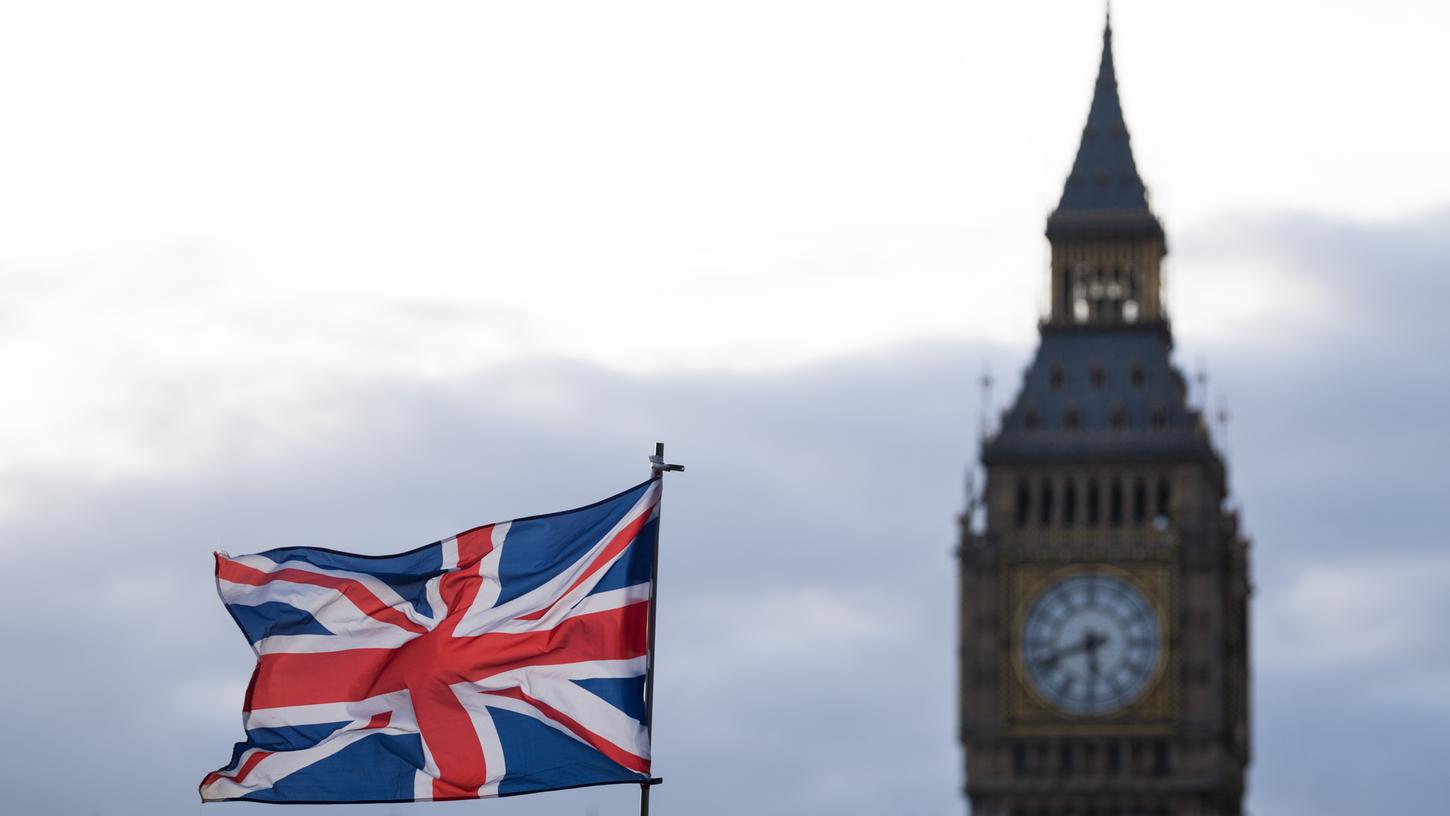 Für ein besseres Verständnis des Coronavirus will Großbritannien absichtlich Probanden mit dem Erreger infizieren.
Für ein besseres Verständnis des Coronavirus will Großbritannien absichtlich Probanden mit dem Erreger infizieren.