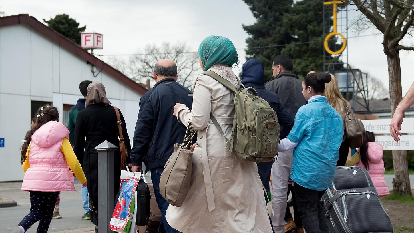 Insgesamt will Deutschland 2750 Geflüchtete von den griechischen Inslen aufnehmen.
Insgesamt will Deutschland 2750 Geflüchtete von den griechischen Inslen aufnehmen.