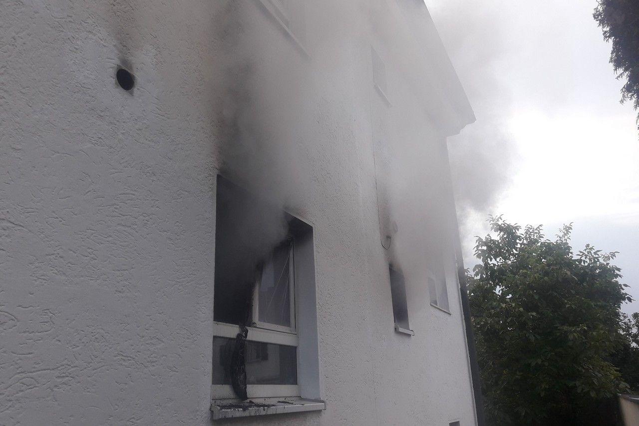 Baiersdorf Schlafender Mann Aus Brennender Wohnung Gerettet Baiersdorf Nordbayern