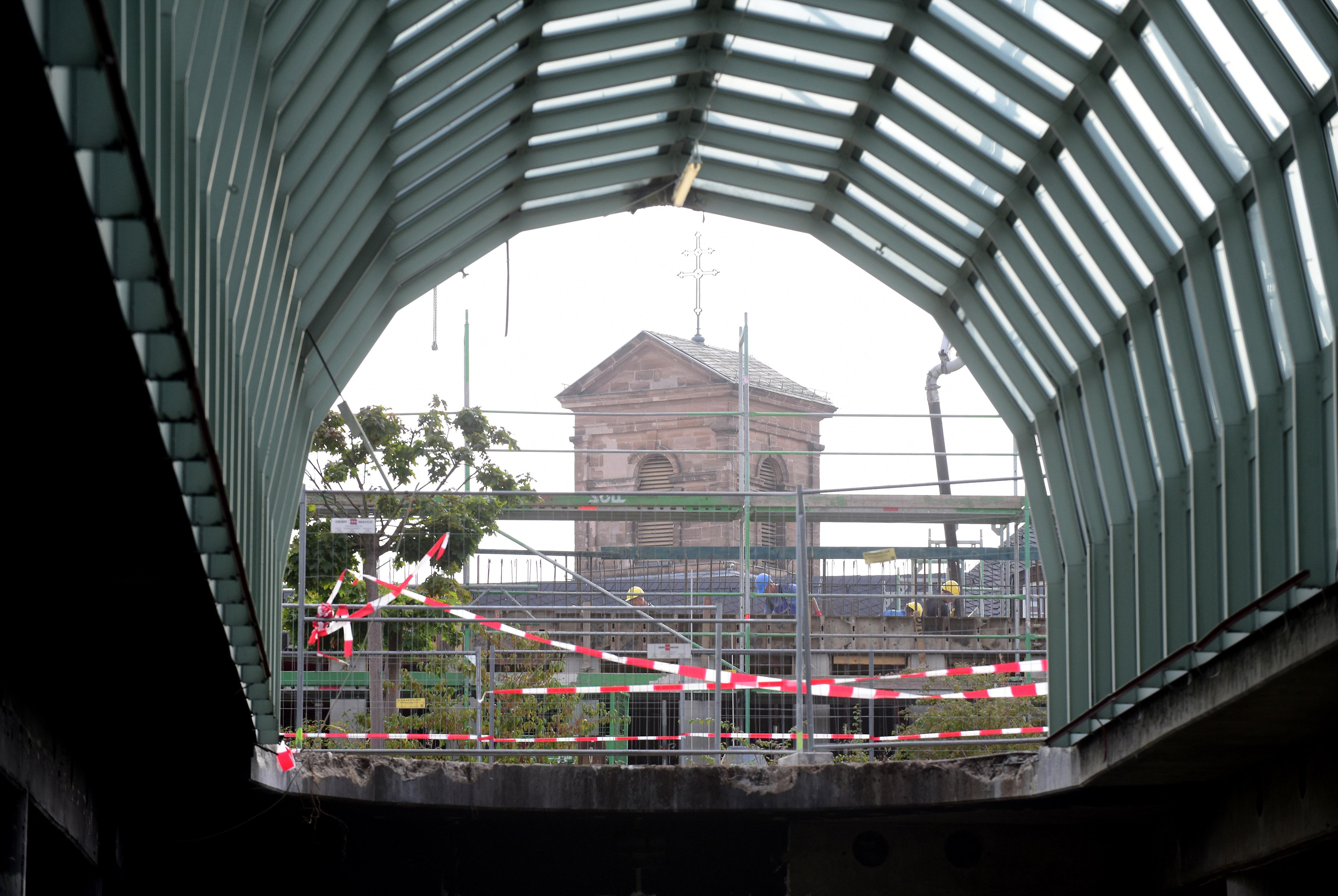Überraschender Durchblick: Vom Inneren aus ist der Turm der Frauenkirche zu sehen.