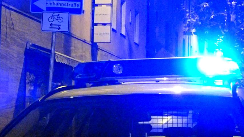 55-Jährige in Schweinfurt tot aufgefunden: Polizei nimmt zwei Männer fest