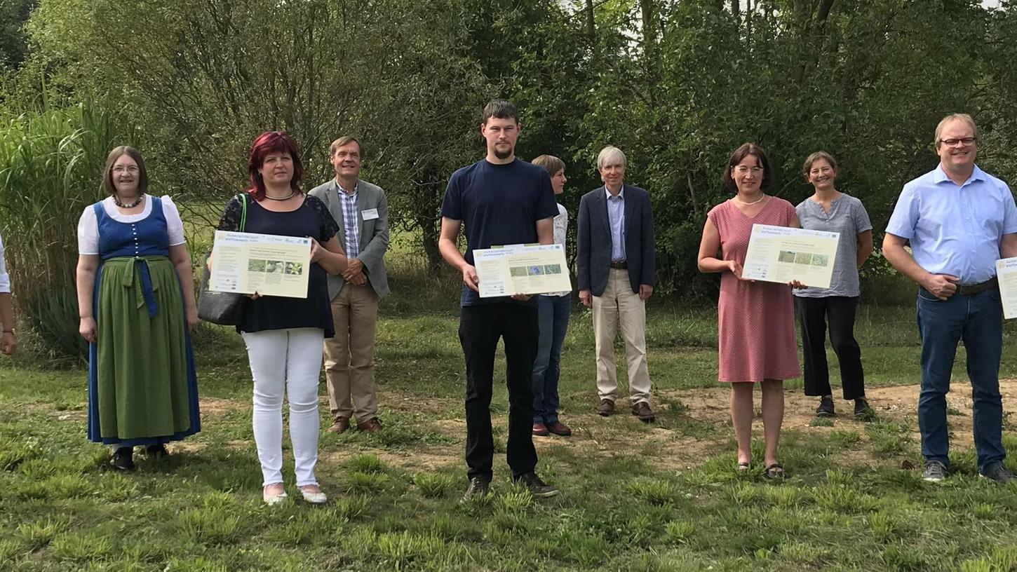 Seltene Wildkräuter: Landwirte aus Oberfranken bei Wettbewerb ausgezeichnet