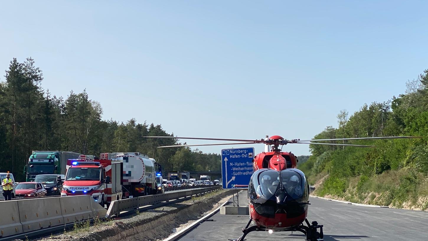 Wegen eines Unfalls war die A73 in Fahrtrichtung Fürth komplett gesperrt.