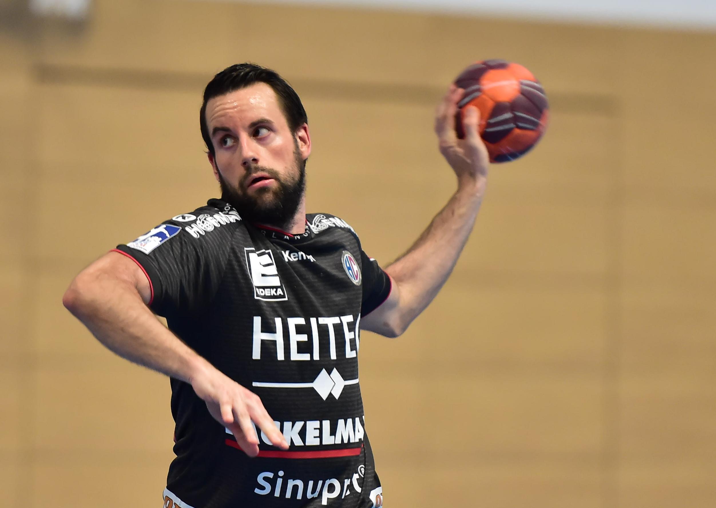 "Ein sehr trainingsfleißiger Spieler, der auch immer einen guten Spruch auf den Lippen hat. Er ist Mr. Zuverlässig und fällt fast nie aus. Auf ihn kann man sich immer zu 100 Prozent verlassen."