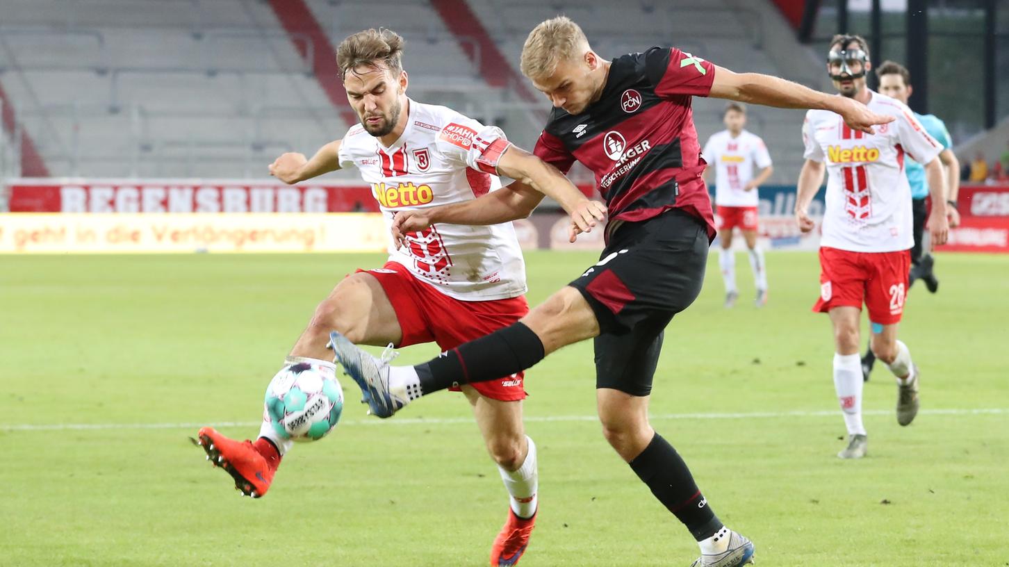 Rein mit der Murmel? Handwerker richtet's für den FCN Rein mit der Murmel? Handwerker richtet's für den FCN