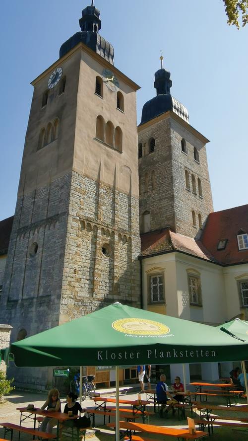 Zum Abschluss der Genusstour lockt der herrlich gelegene Biergarten der Klosterschänke.