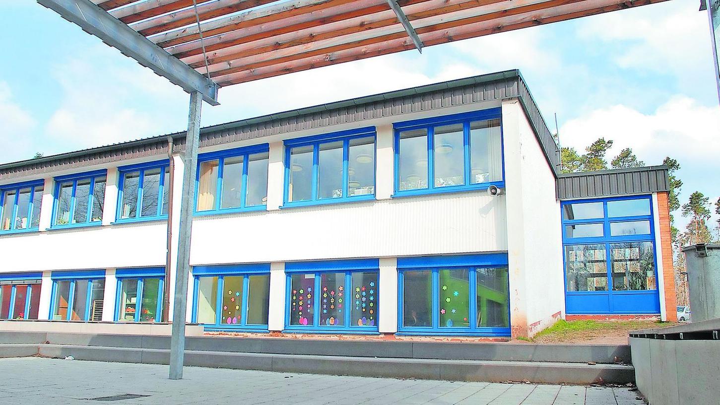 So oder so ähnlich könnte der Neubau der Grundschule in Spardorf aussehen, dessen Umsetzung Rektorin Monika Lehmköster derzeit gefährdet sieht.