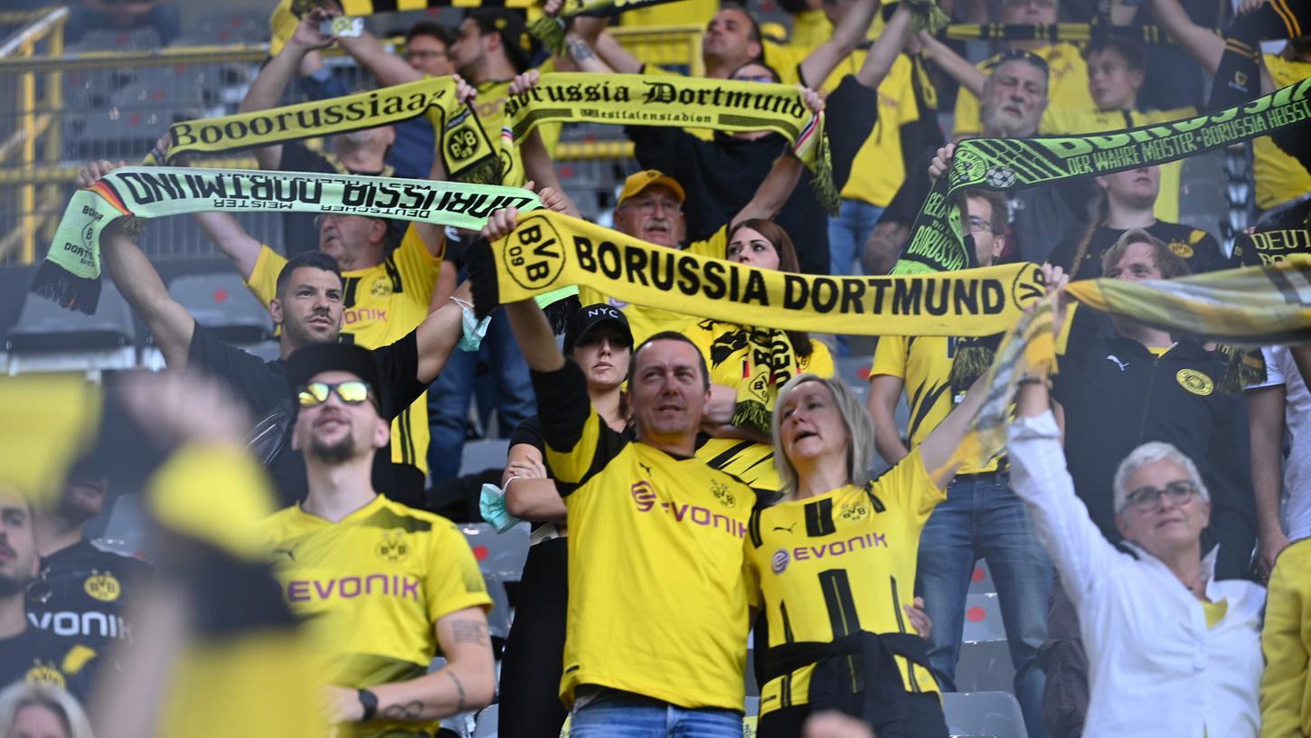 Die größte Fankulisse des Wochenendes gab es im Topspiel Borussia Dortmund gegen Borussia Mönchengladbach mit 10.000 Zuschauern am Samstagabend.