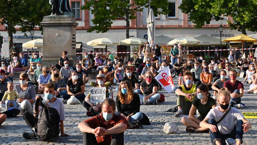 200 fordern in Erlangen sofortige Aufnahme von Geflüchteten