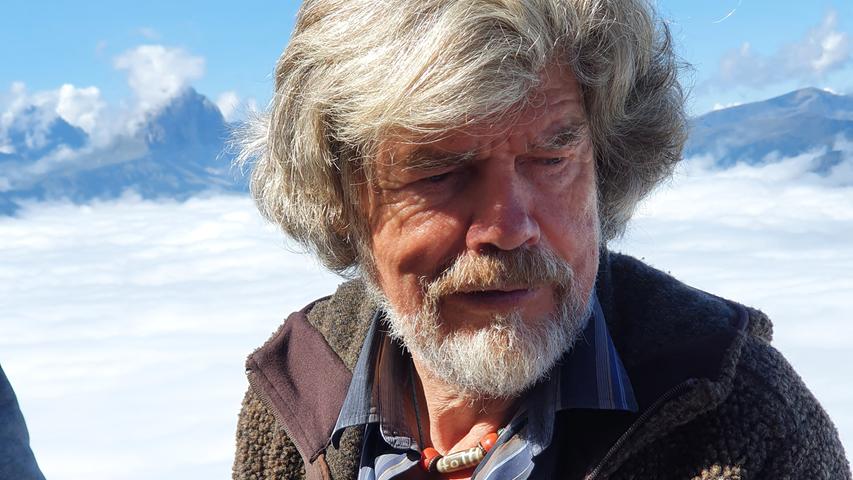 Reinhold Messner auf der Aussichtsplattform seines Museums auf dem Kronplatz.