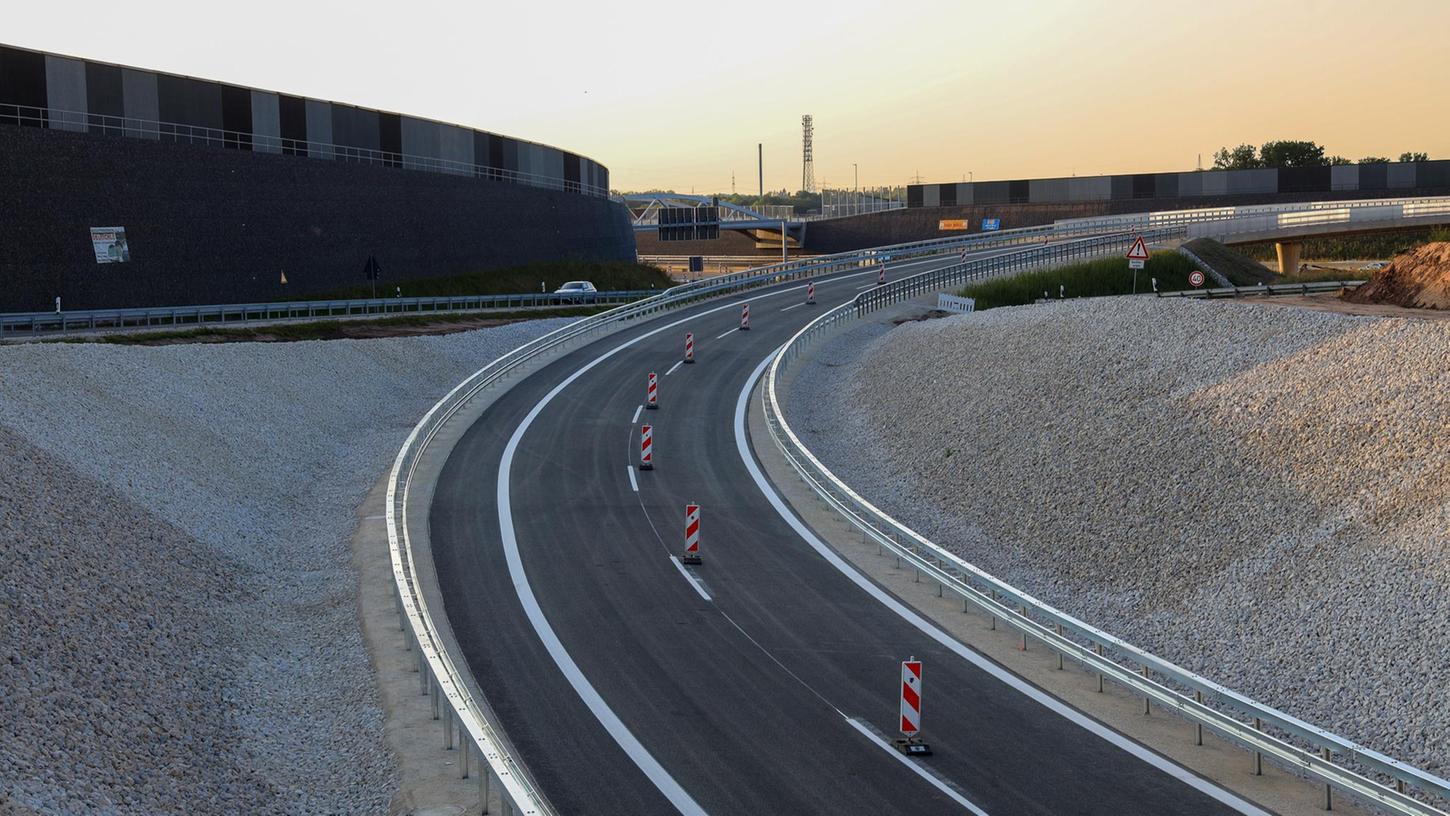Das Highlight der Erlanger Großbaustelle an der Autobahn öffnet bereits am Donnerstag: Der "Overflight". Das Highlight der Erlanger Großbaustelle an der Autobahn öffnet bereits am Donnerstag: Der "Overflight".