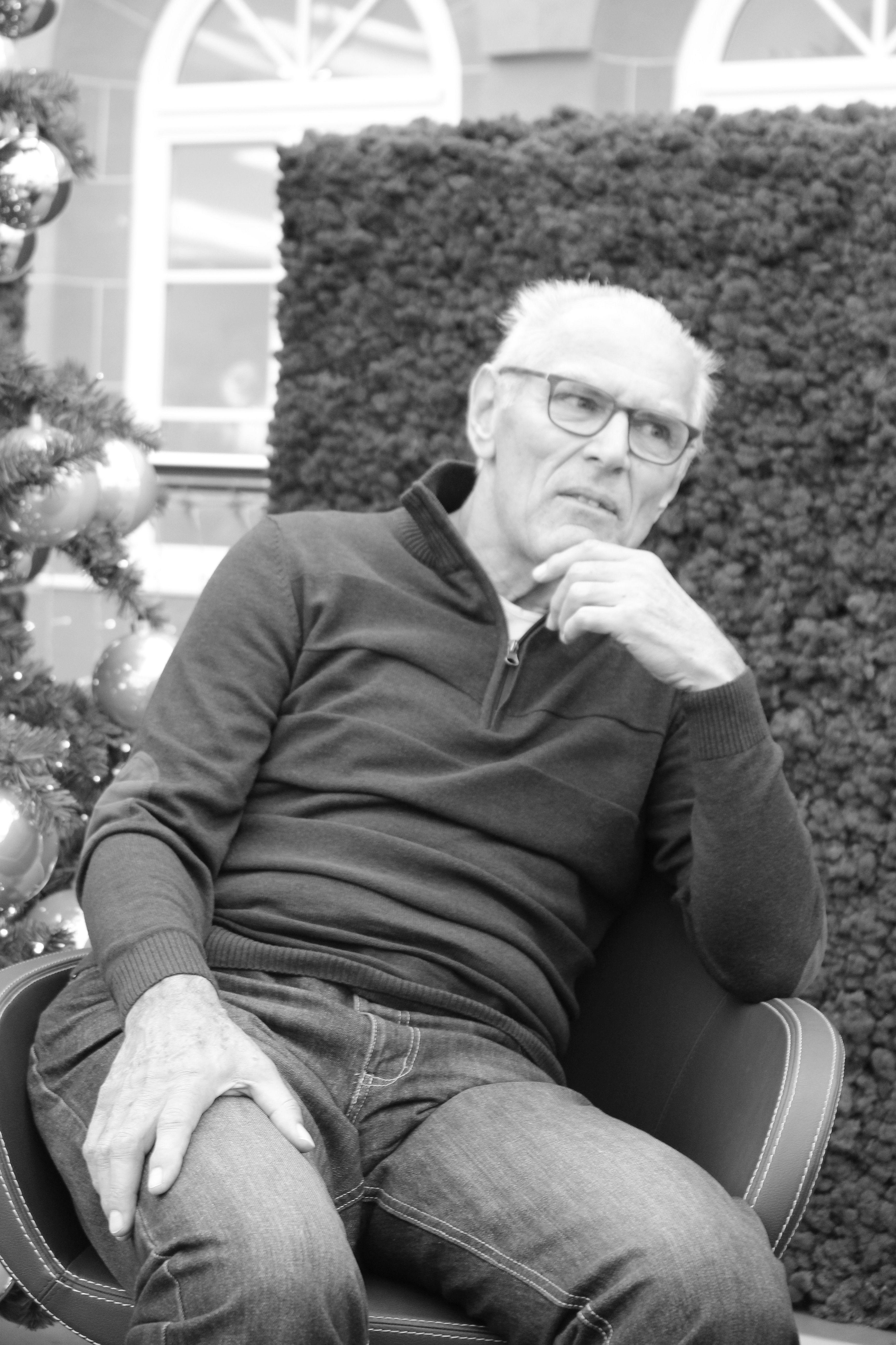 Der Fußballspieler Georg Volkert absolvierte von 1965 bis 1981 410 Bundesligaspiele und schoss 125 Tore. Der Franke (geboren in Ansbach) kam 1965 von den FCN-Amateuren zum großen "Club" und wurde 1968 Deutscher Meister mit dem 1.FC Nürnberg. Der Flügelstürmer starb am 16. August im Alter von 74 Jahren.