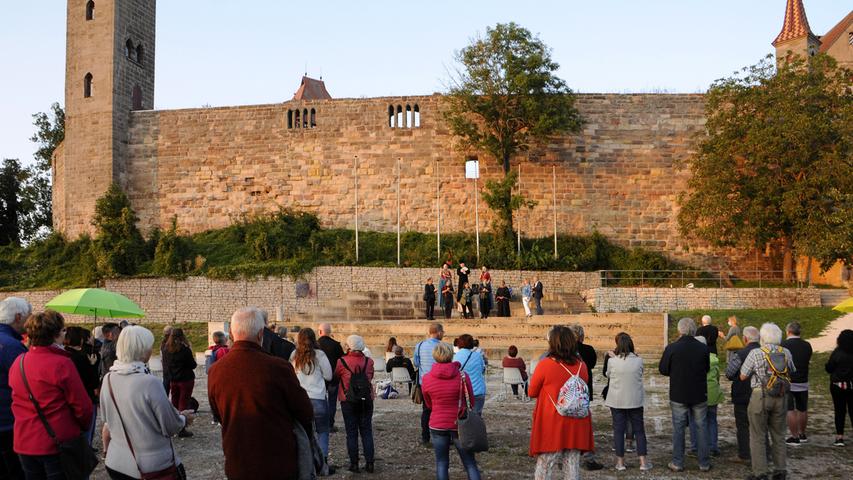 Erzählfestival auf der Burg Abenberg: Auf Stelzen und mit Geschichten im Gepäck