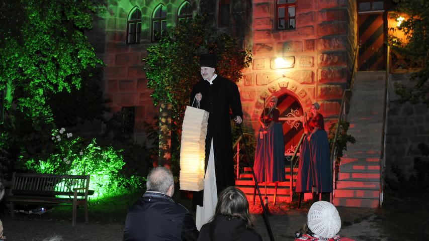 Erzählfestival auf der Burg Abenberg: Auf Stelzen und mit Geschichten im Gepäck