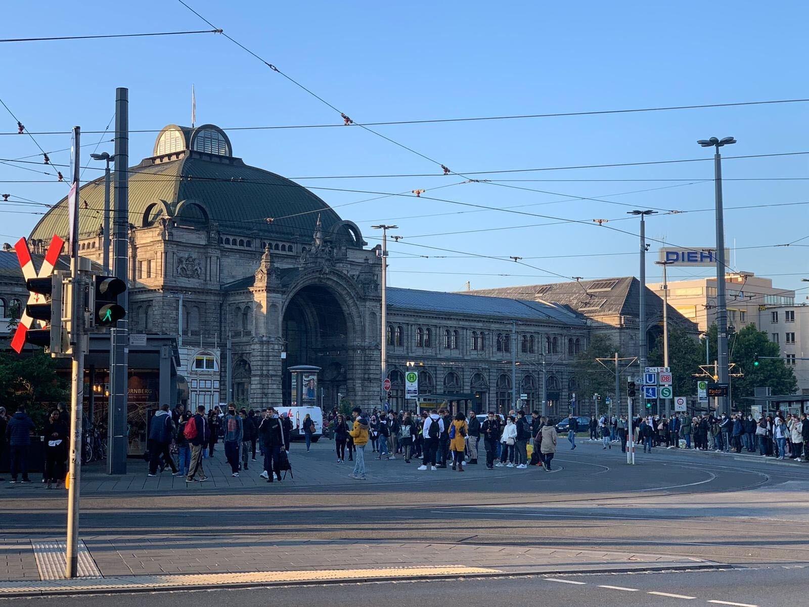 Reger Betrieb rund um den Nürnberger Hauptbahnhof.