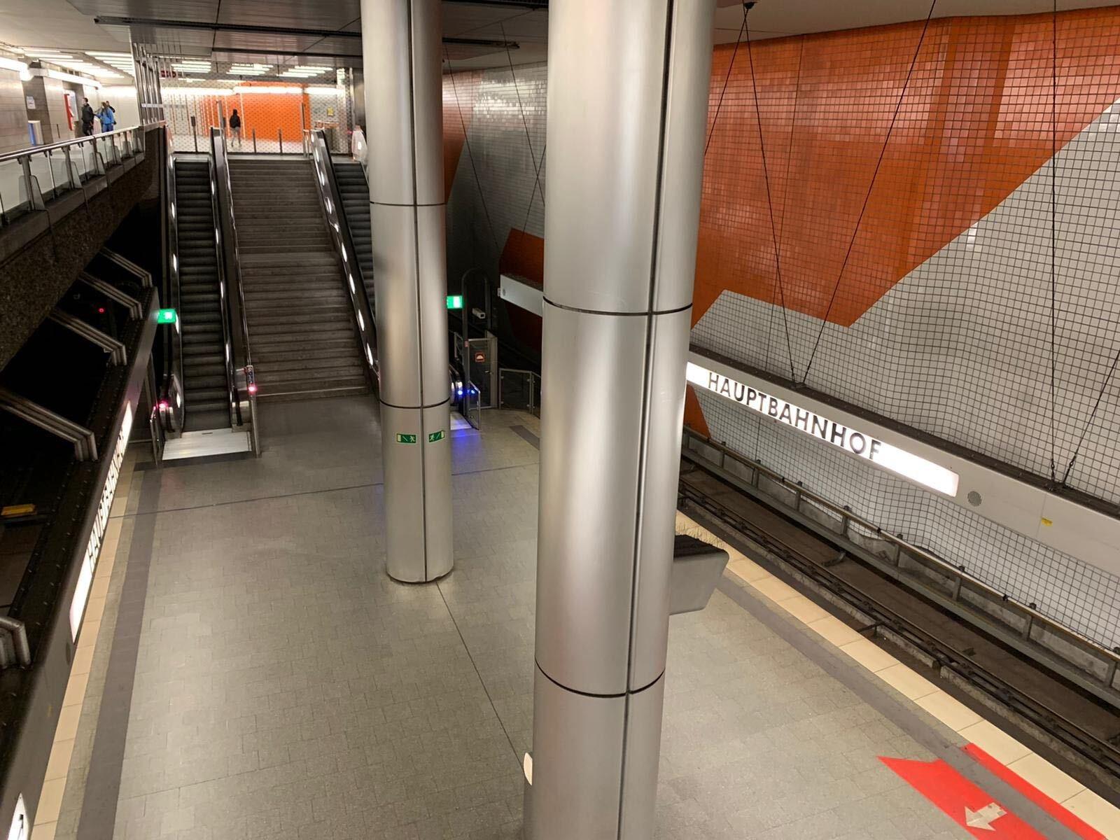 Leere Gleise an der U2 und U3.