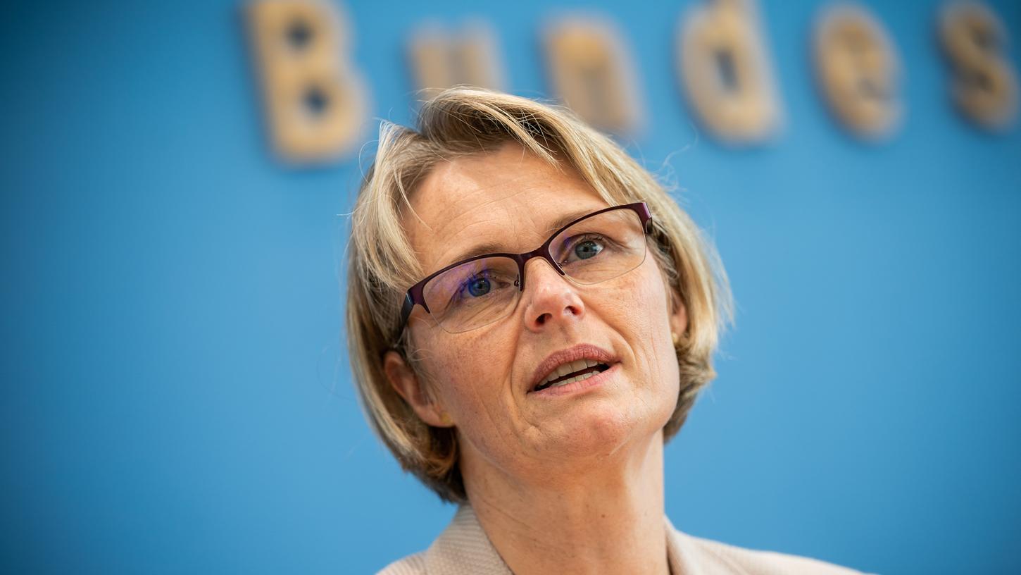 Die CDU-Politikerin Anja Karliczek kann sich ein Aus für innerdeutsche Flüge vorstellen.