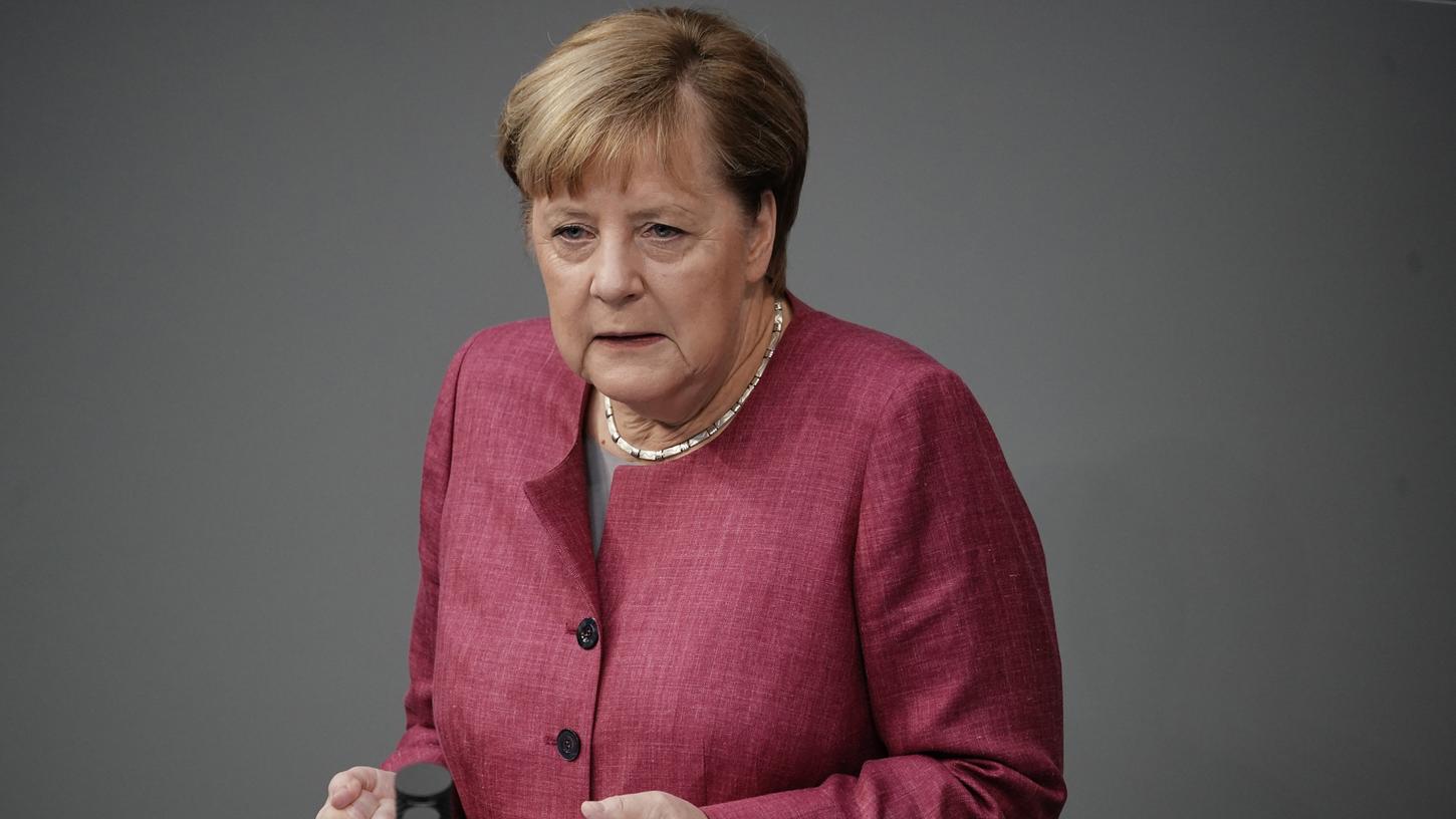 Mit einem emotionalen Appell appelliert Bundeskanzlerin Angela Merkel an die Geduld der Bevölkerung.