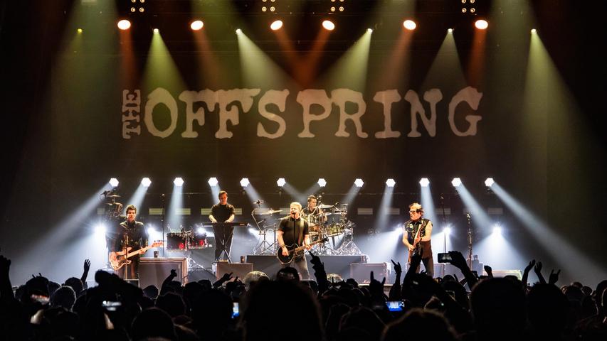 Mit The Offspring gastiert eine weitere renommierte Kapelle bei Rock im Park 2021. Gegründet in Orange County, stellen die Jungs seit Ende der 1980er Jahre einwandfreien Skate Punk und Punk Rock her. Bis heute haben The Offspring mehr als 40 Millionen Alben verkauft. Bei der Show in Nürnberg gibt es altes wie neues Material zu hören. 
