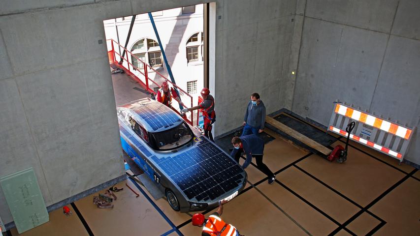Zu den ersten Exponaten im Nürnberger Zukunftsmuseum zählt ein fünf Meter langes Solarauto.
