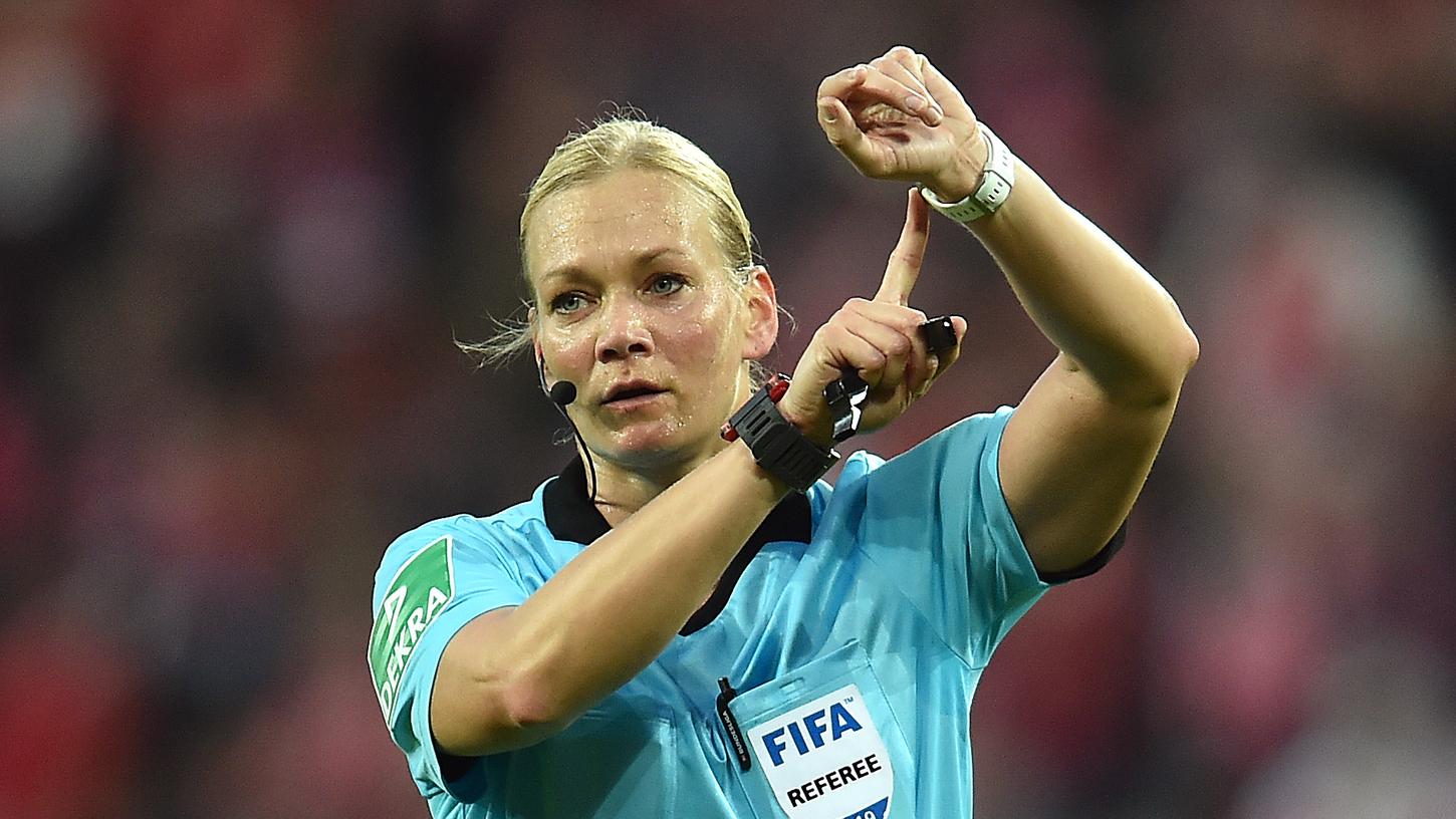 Bibiana Steinhaus will laut Medienberichten ihre aktive Schiedsrichter-Karrierenach dem deutschen Supercup beenden.