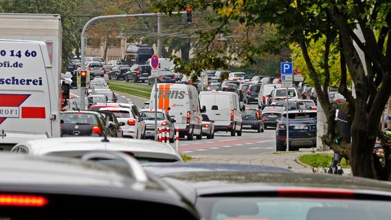 Tankstelle verschenkt Sprit: Verkehrschaos im Nürnberger Osten