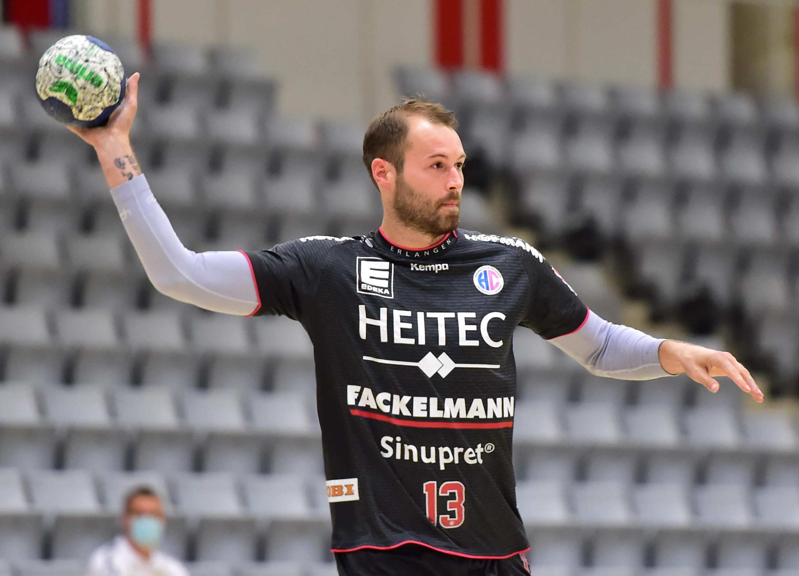 "Einer der besten Handballer bei uns im Team, der den Überblick hat. Von ihm erhoffen wir uns, dass er das Zepter in die Hand nimmt. Er hat immer gute Ideen und tut der Mannschaft gut mit seiner Erfahrung. Er hat komplizierte Jahre hinter sich und soll nun einfach wieder Freude am Spiel haben."