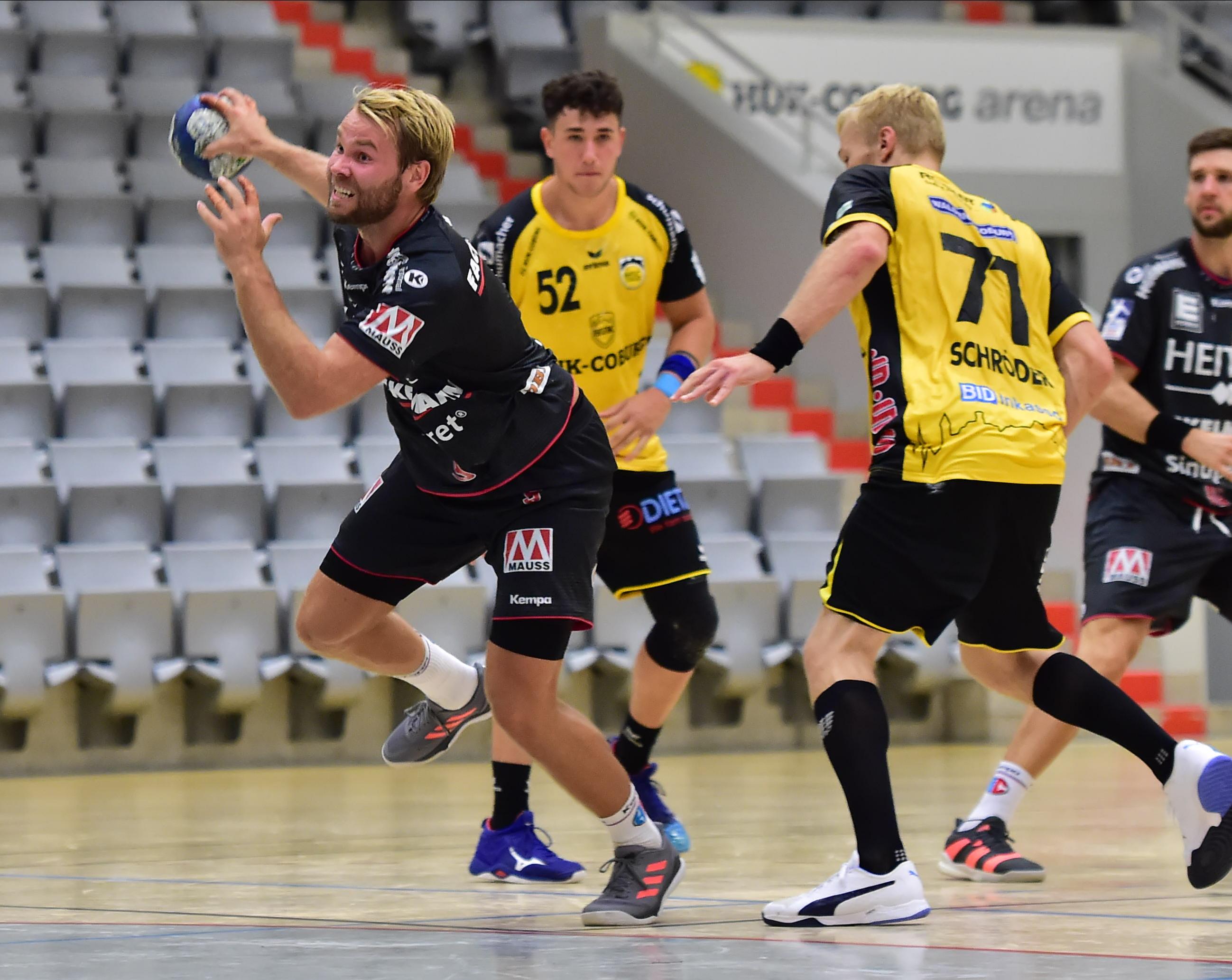 "Er ist unser Abwehrchef und Co-Kapitän, er hat das Spiel verstanden. Er trägt eine große Ruhe in sich, hat aber trotzdem eine große Ausstrahlungskraft. Er macht alles mit 100 Prozent, aber mit einer großen Unaufgeregtheit, weshalb er vor allem in den hektischen Phasen auf dem Feld gebraucht wird."