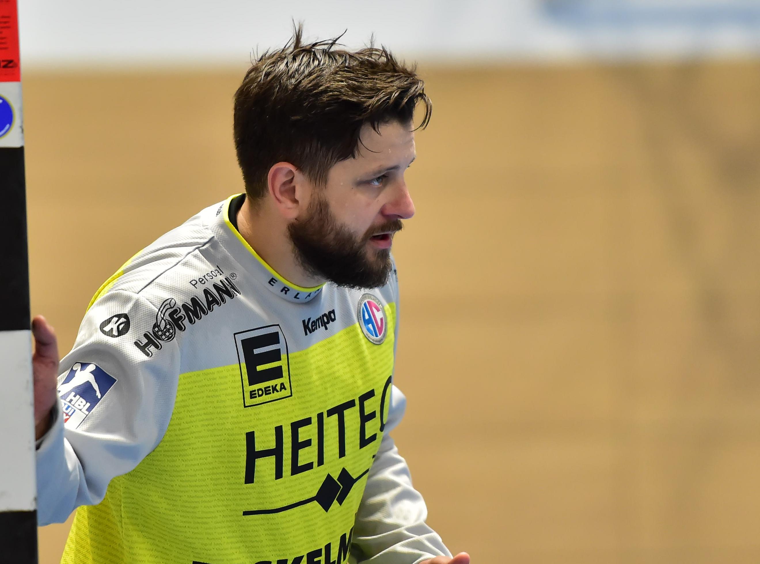 "Es ist immer gut, einen im Team zu haben, der die Liga richtig gut kennt, der eigentlich fast jeden Spieler kennt. Er ist ein impulsiver Typ, er kann auch mal explodieren und ergänzt sich deshalb mit Klemen sehr gut. Er ist eine laute Stimme in der Mannschaft und hat auch eine sehr gute Vorbereitung gespielt."