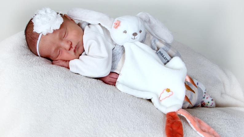 Die kleine Nora wurde am 24. September im Theresien-Krankenhaus geboren. Sie war zu diesem Zeitpunkt 52 Zentimeter groß und wog 3600 Gramm. 