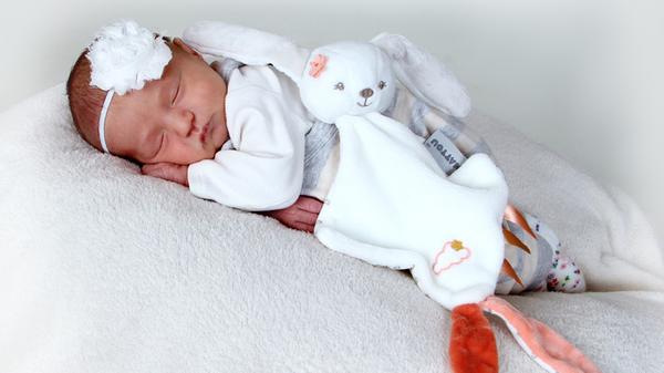 Die kleine Nora wurde am 24. September im Theresien-Krankenhaus geboren. Sie war zu diesem Zeitpunkt 52 Zentimeter groß und wog 3600 Gramm.