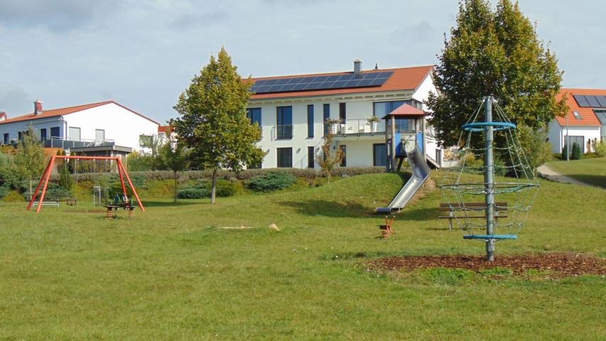 Der Spielplatz zwischen den beiden Gunzenhäuser Wohngebieten Reutberg I und II lädt zum Bewegen ein - allein schon wegen seiner Größe.